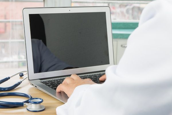 PC Defekt. Bevor ein PC kaputtgeht, muss er erst mal krank werden.